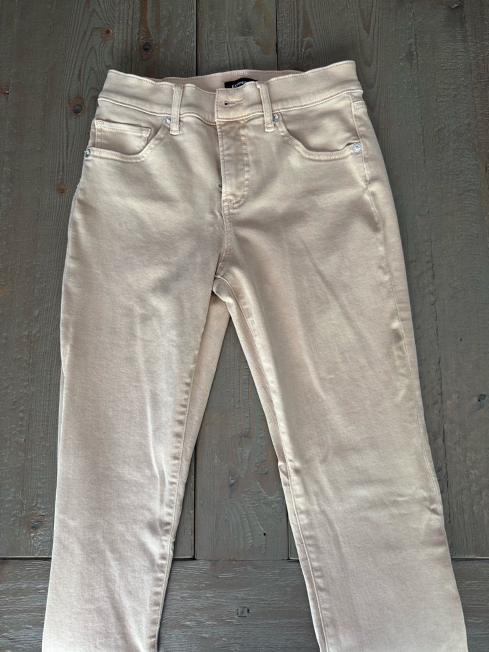 Express Mid Rise Skyscraper Jeans in Blush. - Picture 4 of 9